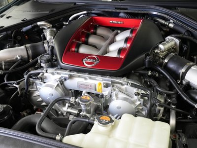 NISSAN GT-R - 6