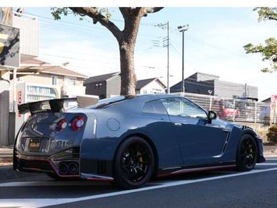 NISSAN GT-R - 4