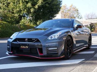 NISSAN GT-R - 2