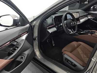 صورة مصغرة 17 لـ 2026 BMW 5 SERIES