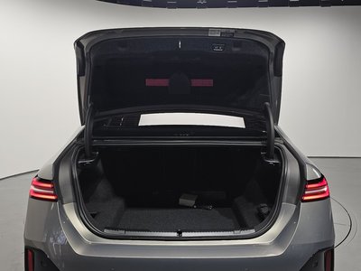 صورة مصغرة 29 لـ 2026 BMW 5 SERIES