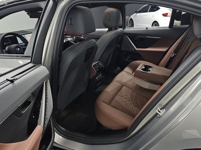 صورة مصغرة 18 لـ 2026 BMW 5 SERIES