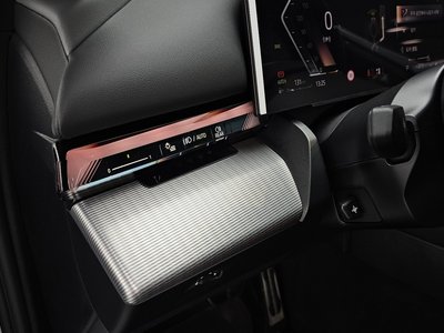 صورة مصغرة 33 لـ 2026 BMW 5 SERIES