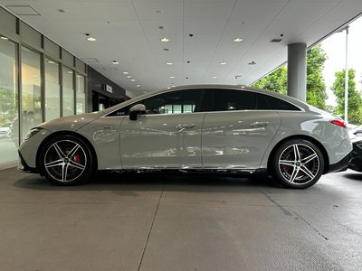 2024 Mercedes-BENZ EQE AMG — фото 3
