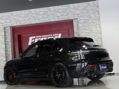 PORSCHE MACAN - 3