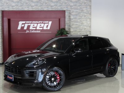 PORSCHE MACAN - 1