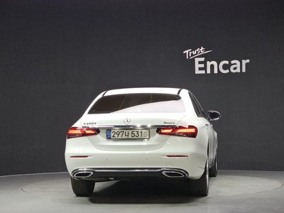 MERCEDES-BENZ E-CLASS - 3