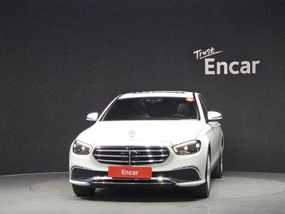 MERCEDES-BENZ E-CLASS - 2