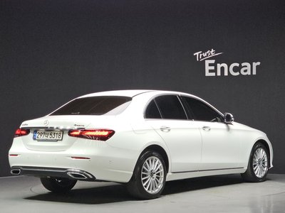 MERCEDES-BENZ E-CLASS - 4