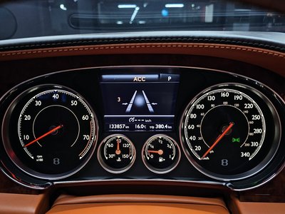 BENTLEY FLYING SPUR - 8