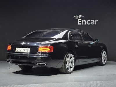 BENTLEY FLYING SPUR - 4