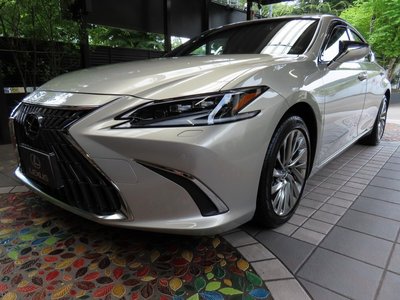 صورة مصغرة 20 لـ 2025 Lexus ES