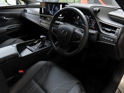 صورة مصغرة 53 لـ 2025 Lexus ES