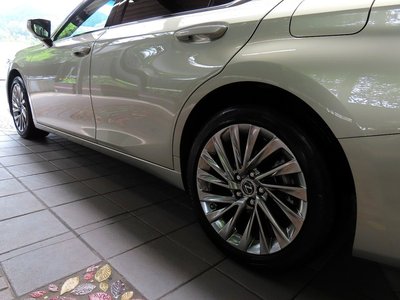 صورة مصغرة 42 لـ 2025 Lexus ES