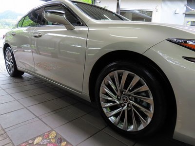 صورة مصغرة 35 لـ 2025 Lexus ES
