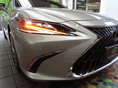 صورة مصغرة 12 لـ 2025 Lexus ES