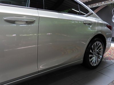صورة مصغرة 43 لـ 2025 Lexus ES