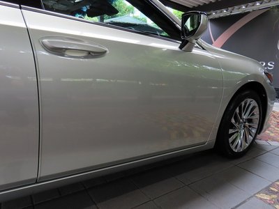 صورة مصغرة 36 لـ 2025 Lexus ES