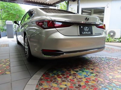 صورة مصغرة 47 لـ 2025 Lexus ES