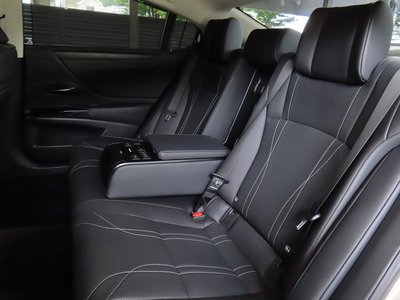 صورة مصغرة 74 لـ 2025 Lexus ES