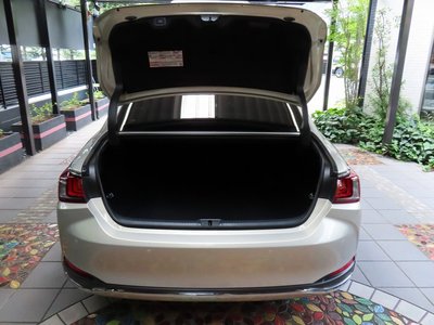 صورة مصغرة 79 لـ 2025 Lexus ES