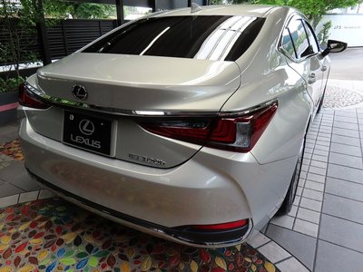 صورة مصغرة 25 لـ 2025 Lexus ES