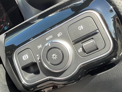 MERCEDES-BENZ CLA - 10