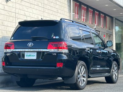 TOYOTA LAND CRUISER 200 - 10