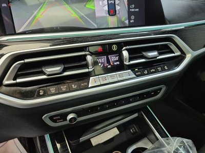 2021 BMW X7 — миниатюра 18