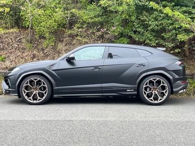 LAMBORGHINI URUS - 6