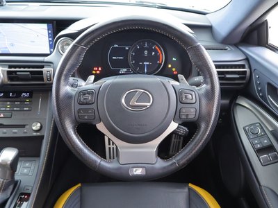 2022 Lexus RC — миниатюра 11