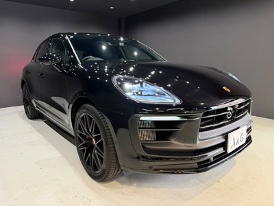 PORSCHE MACAN - 1