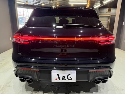 PORSCHE MACAN - 5