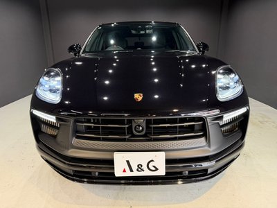 PORSCHE MACAN - 2