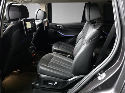 2022 BMW X7 thumbnail 16