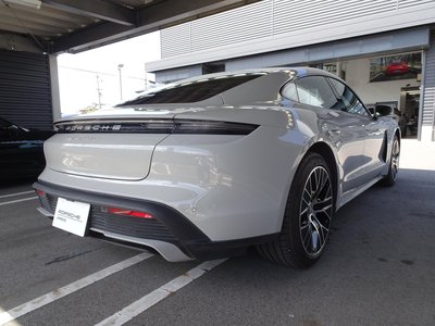 PORSCHE TAYCAN - 6