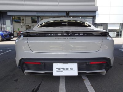 PORSCHE TAYCAN - 5