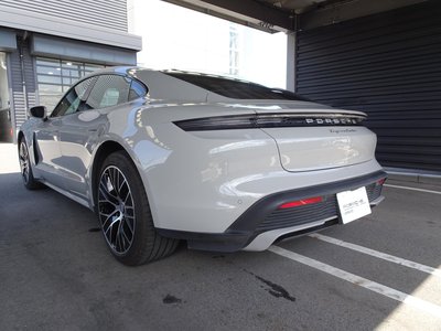 PORSCHE TAYCAN - 7