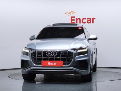 AUDI Q8 - 2