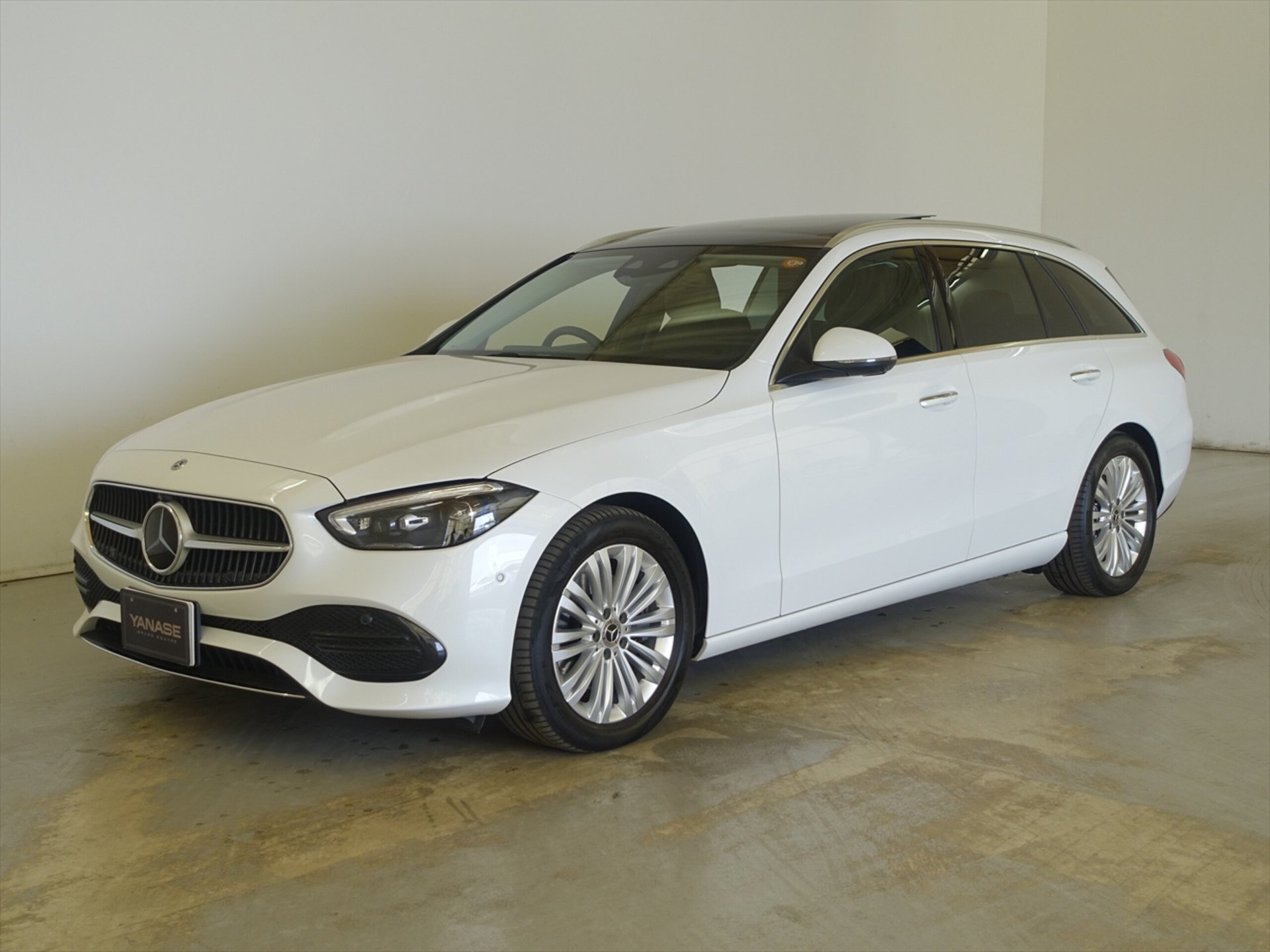 MERCEDES-BENZ C-CLASS - View 1