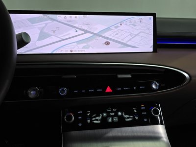 2025 Genesis GV70 thumbnail 19