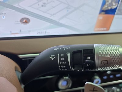 2025 Genesis GV70 thumbnail 28