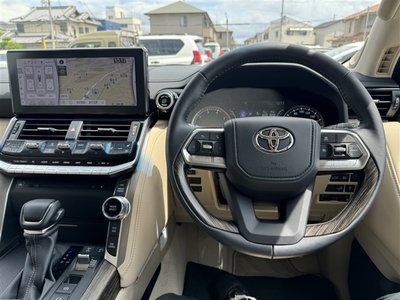 2024 Toyota LAND CRUISER 300 thumbnail 18