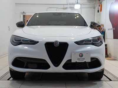 صورة 2 لـ 2023 ALFA Romeo STELVIO