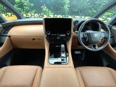 2023 Toyota VELLFIRE photo 2