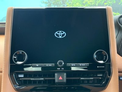 2023 Toyota VELLFIRE photo 4