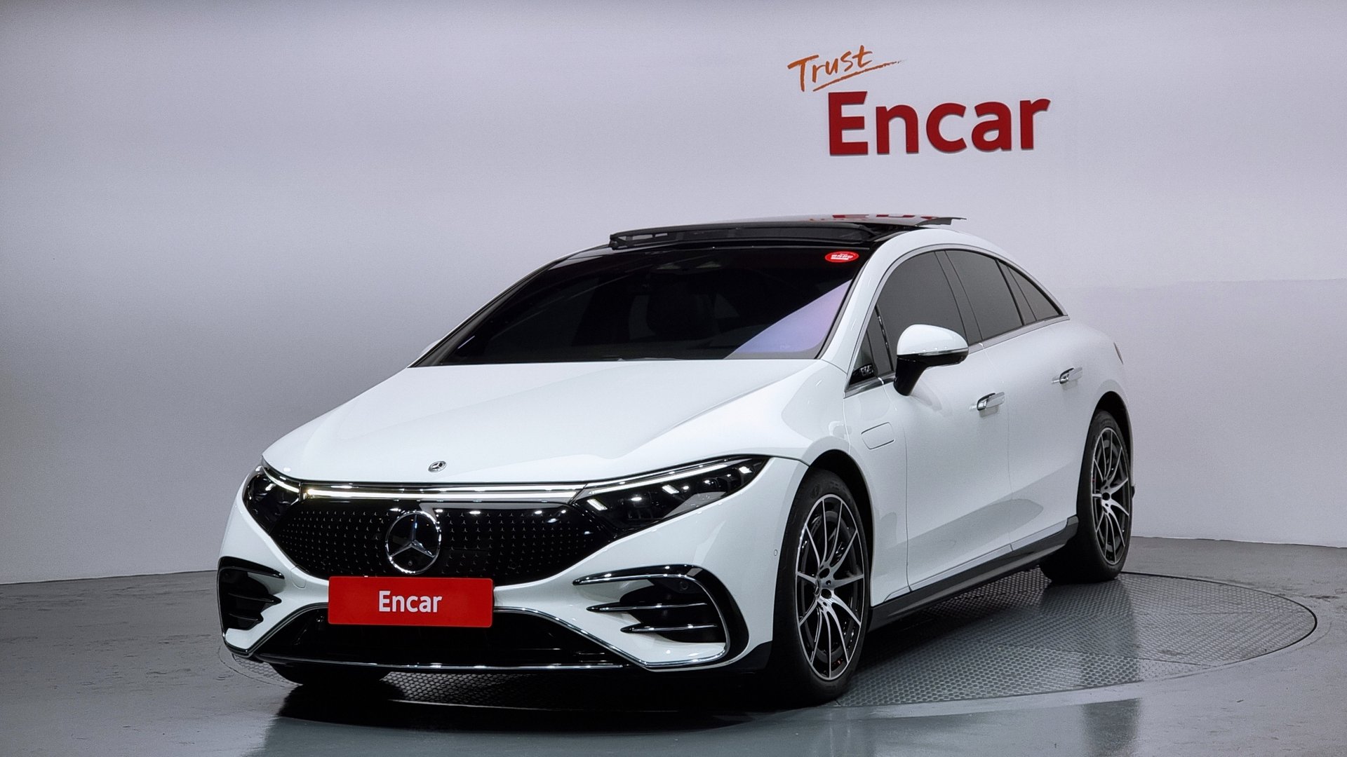 MERCEDES-BENZ EQS - View 1