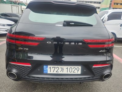 صورة 2 لـ 2024 Genesis GV70