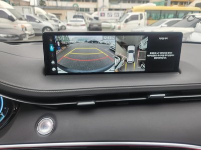 صورة 9 لـ 2024 Genesis GV70