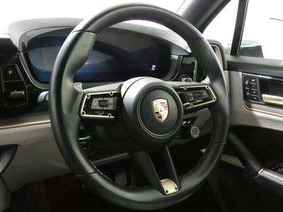 صورة 4 لـ 2023 Porsche CAYENNE